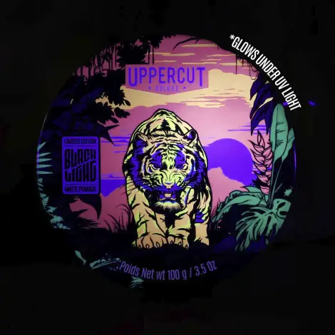 UPPERCUT DELUXE BLACK LIGHT MATTE POMADE 100gr - Imagen 2